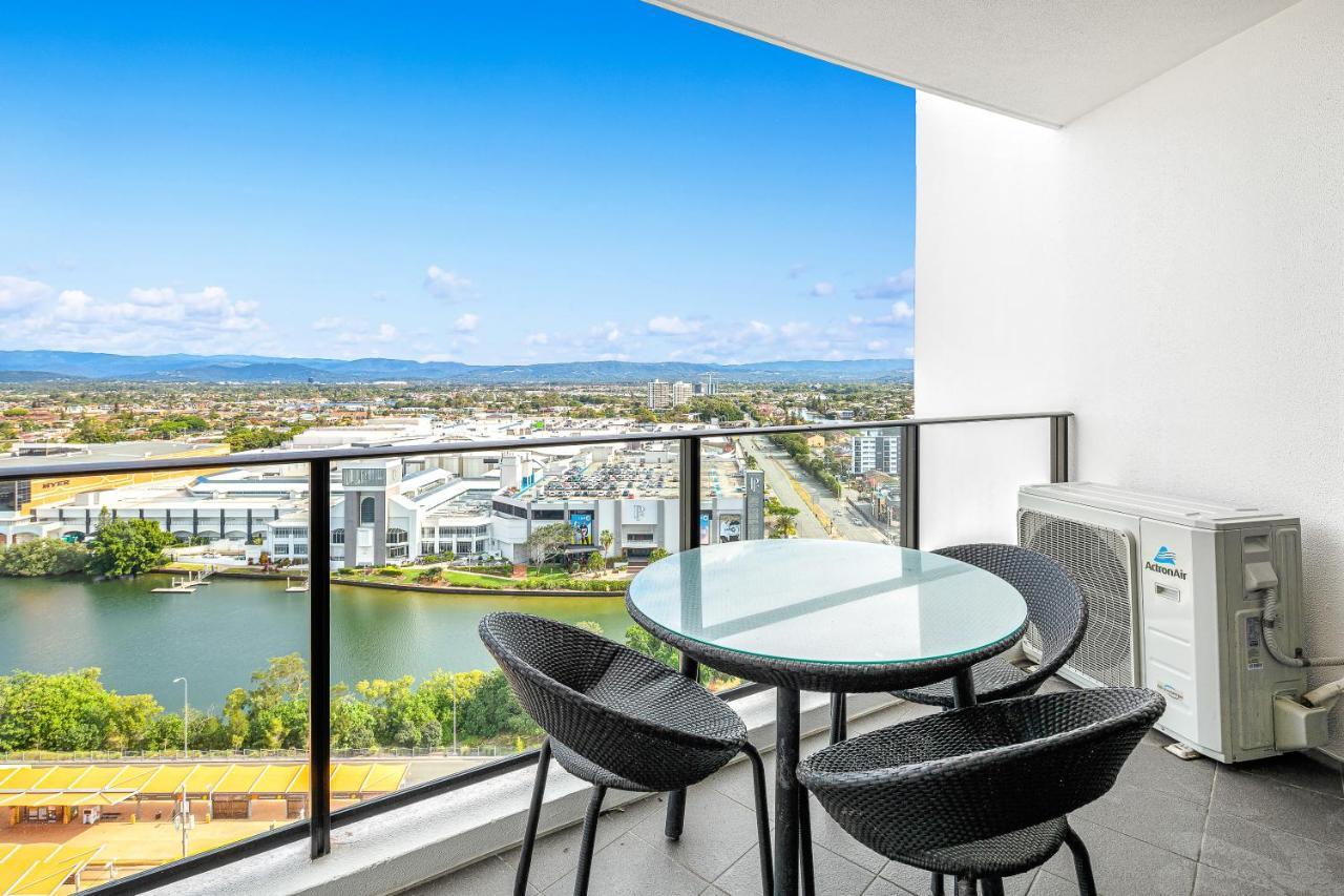 Sierra Grand Broadbeach - Self Contained & Privately Managed Apartments Gold Coast Zewnętrze zdjęcie