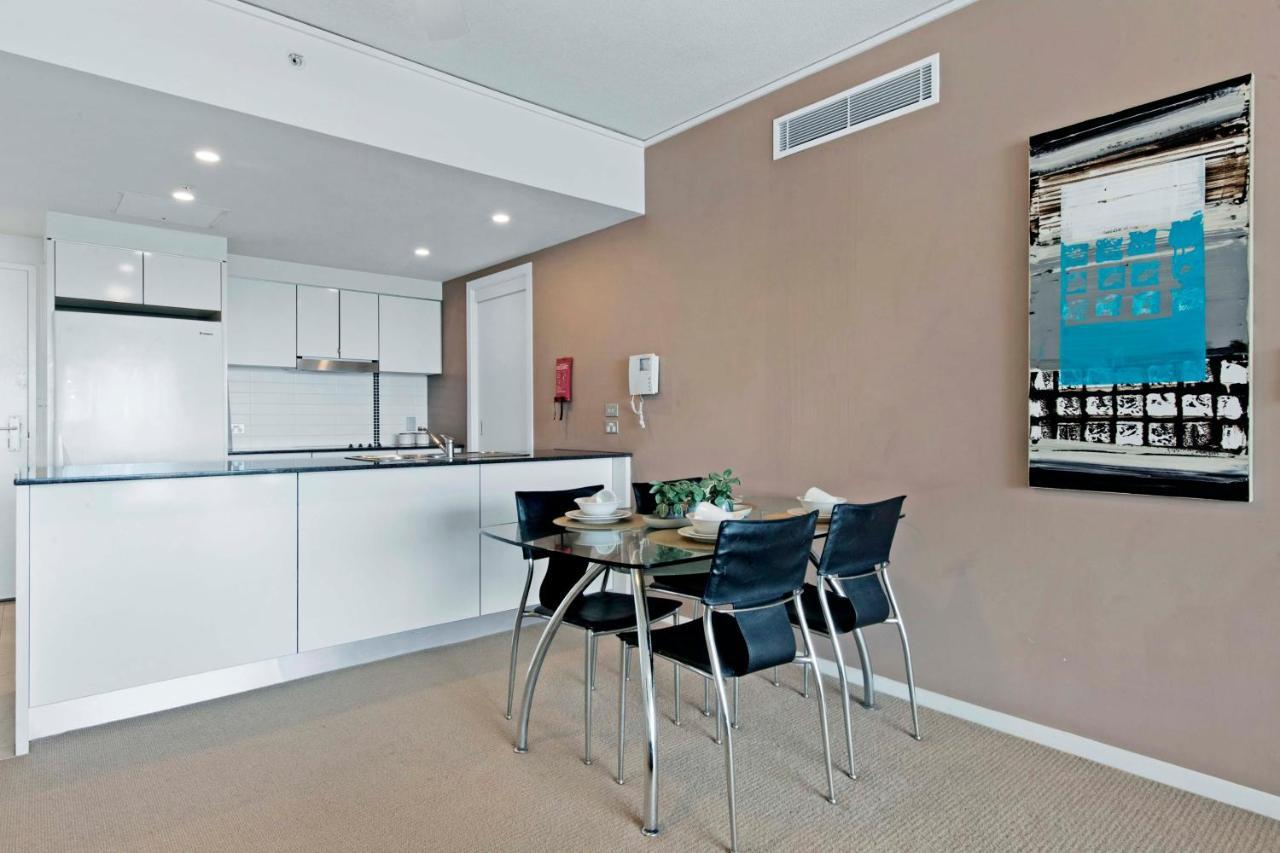 Sierra Grand Broadbeach - Self Contained & Privately Managed Apartments Gold Coast Zewnętrze zdjęcie