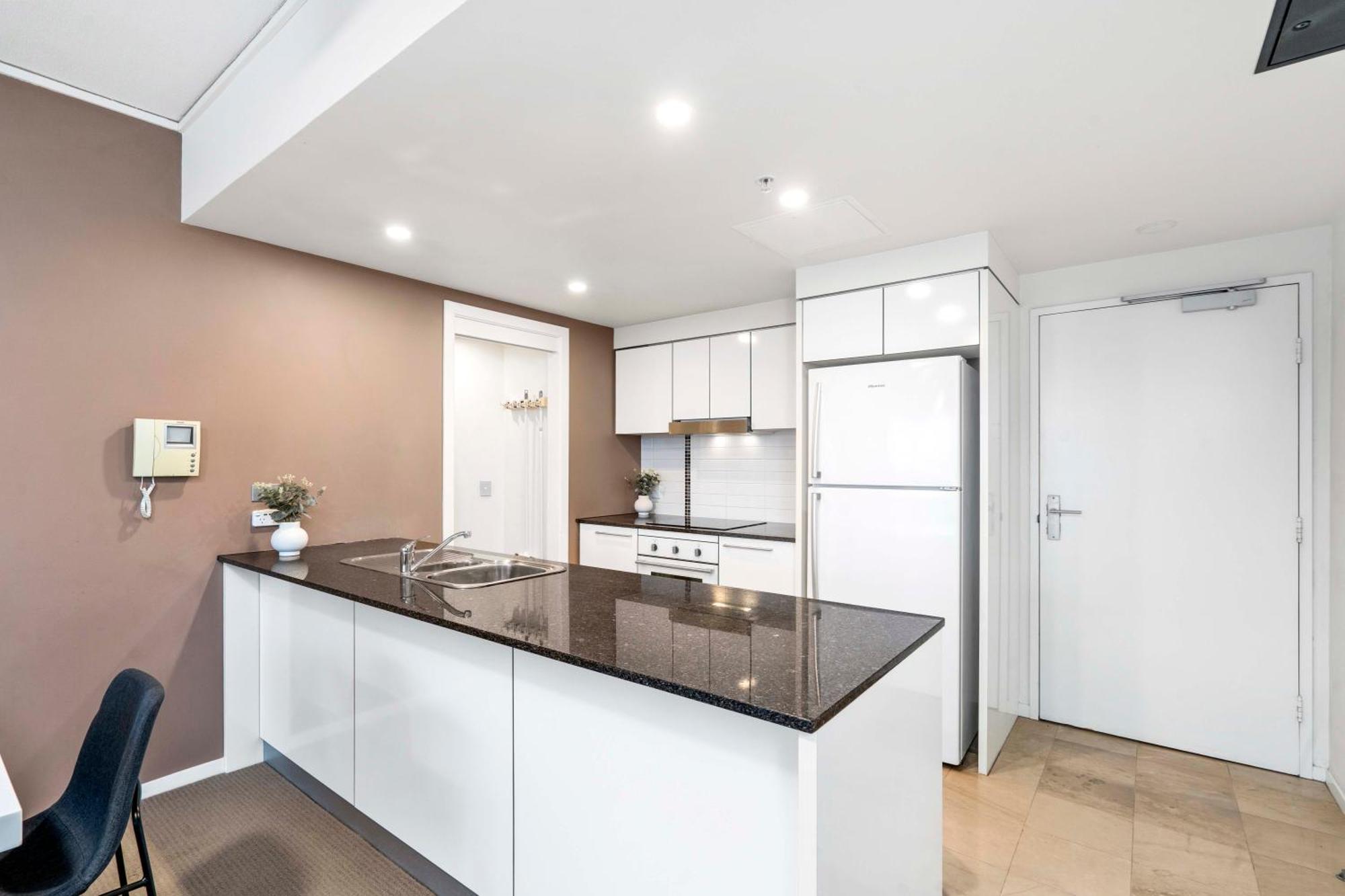 Sierra Grand Broadbeach - Self Contained & Privately Managed Apartments Gold Coast Zewnętrze zdjęcie