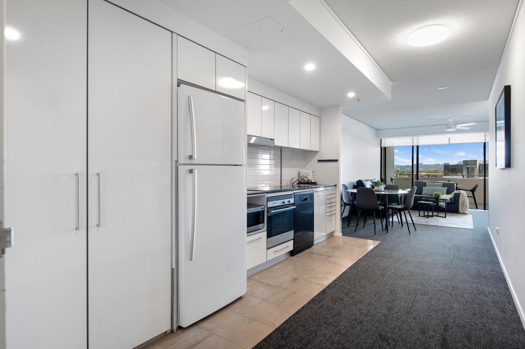 Sierra Grand Broadbeach - Self Contained & Privately Managed Apartments Gold Coast Zewnętrze zdjęcie